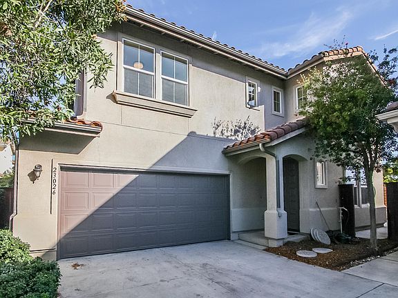 3rd image of 23026 Serra Dr
