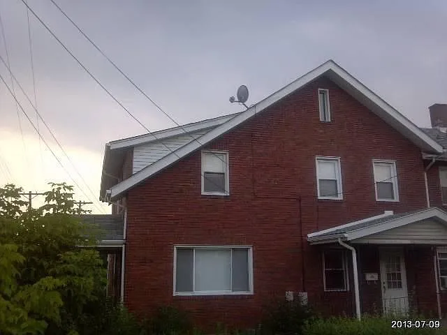 889 Vankirk St photo 1