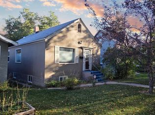723 9th St E, Saskatoon, SK S7H0M6