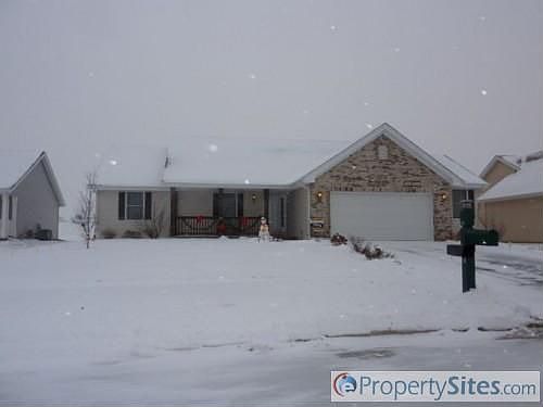 1st image of 3877 Lakeshore Dr
