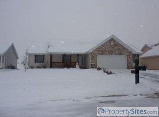 3877 Lakeshore Dr, Winnebago, IL 61088