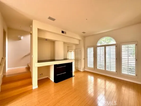 9 Cuzzano Aisle, Irvine, CA 92606