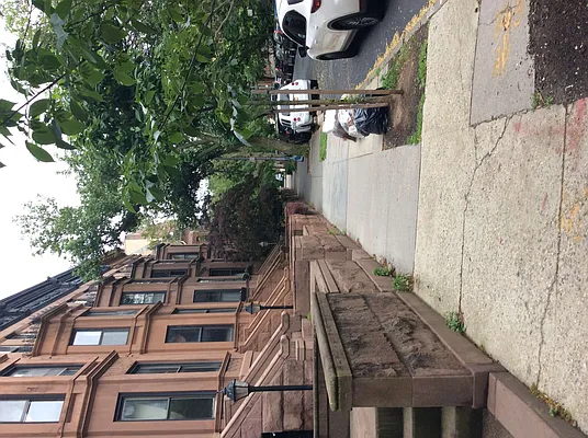 Rented by Farran & Associates | media 11