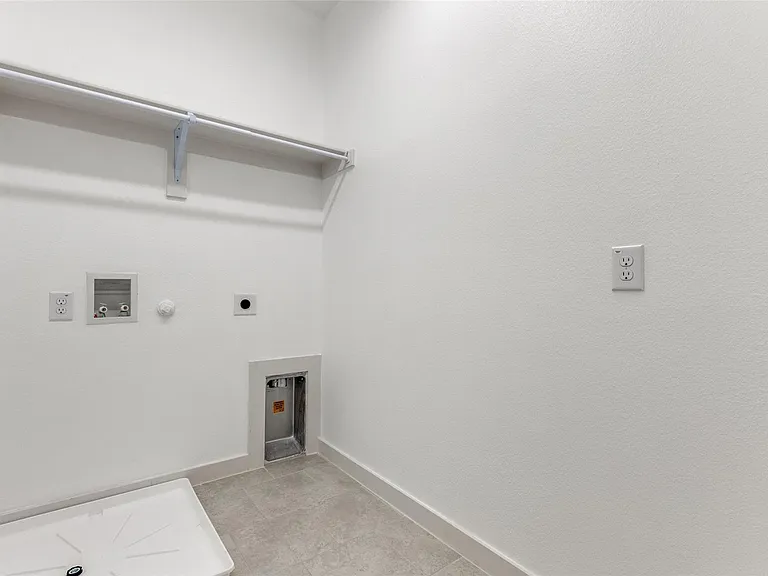 3891 Pine Leaf Ln — Photo 9