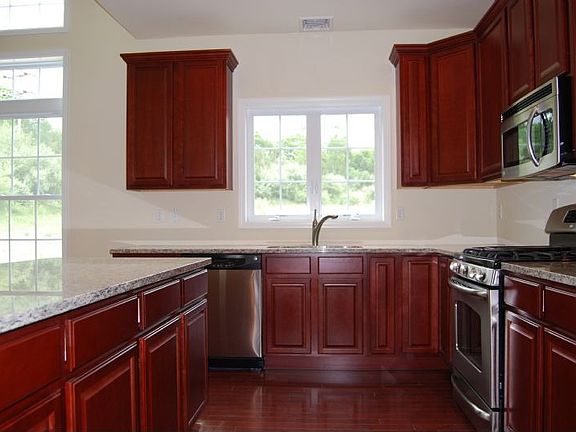 5th image of 91 Bluffs Ct #91