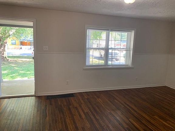 5th image of 1818 N Alton Ave