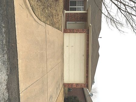 1st image of 1218 W Jackson Cres S