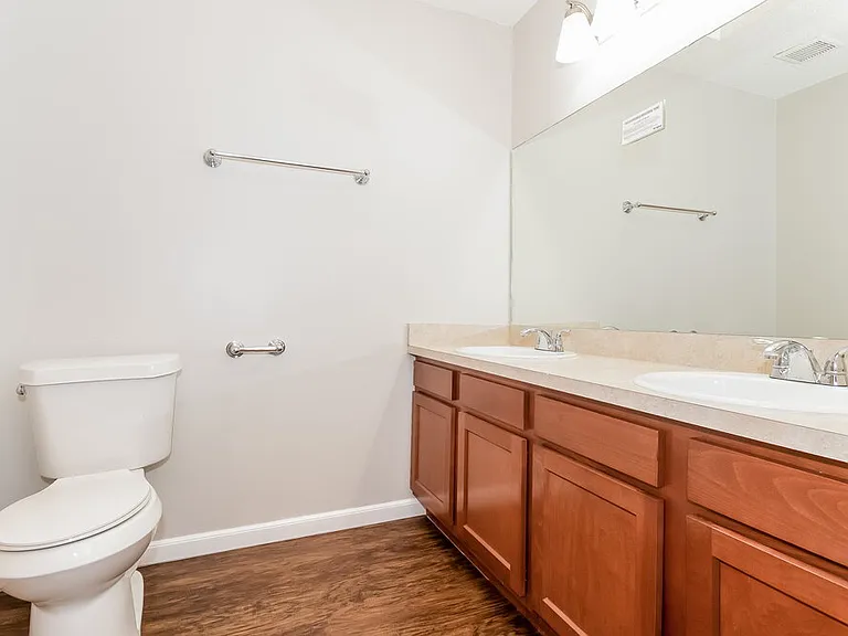 606 Charles Pinckney St — Photo 7