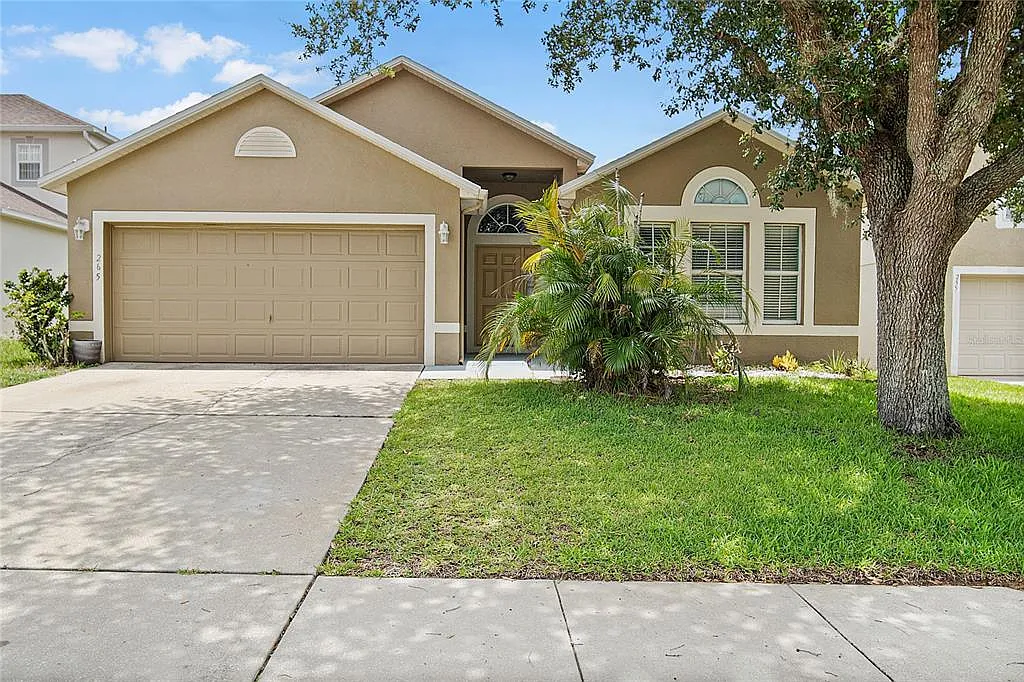 4 bed, 2.0 bath, 1874 sqft, $2,250 — Photo 2