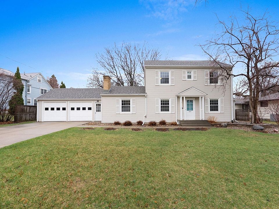 1st image of 604 E Park Dr