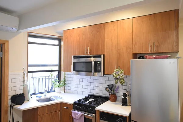 Rented by REAL New York | media 16