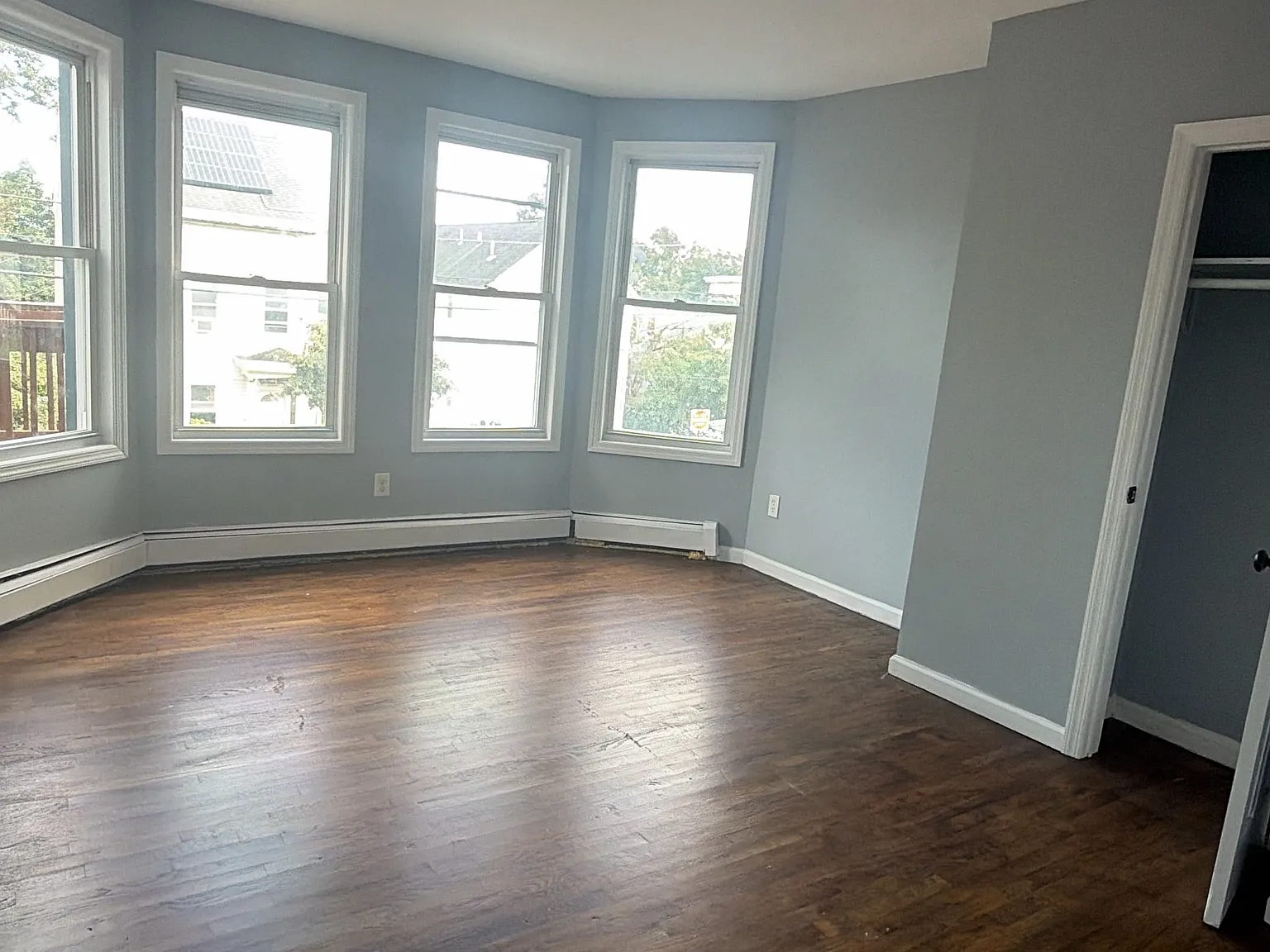 5 bed, $3,000 — Photo 3