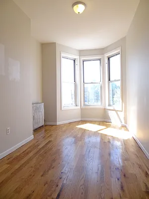 Rented by Miron Realty Group | media 4