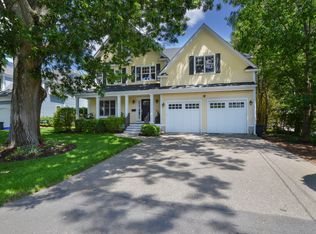 16 Fair Oaks Park, Needham, MA 02492