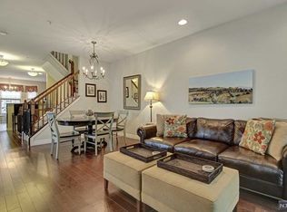 238 Brower Ct, West New York, NJ 07093