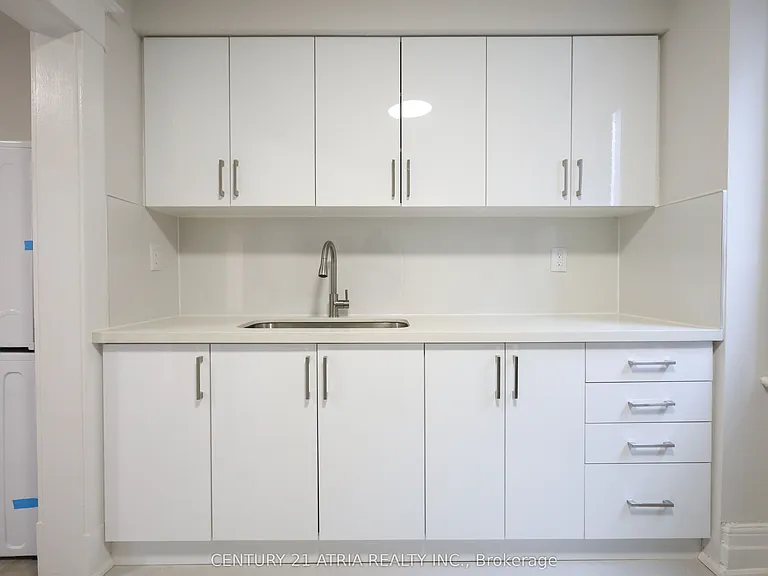 605 College St #3 — Photo 7