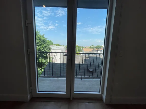 547 Martin Luther King Drive image 9 of 10