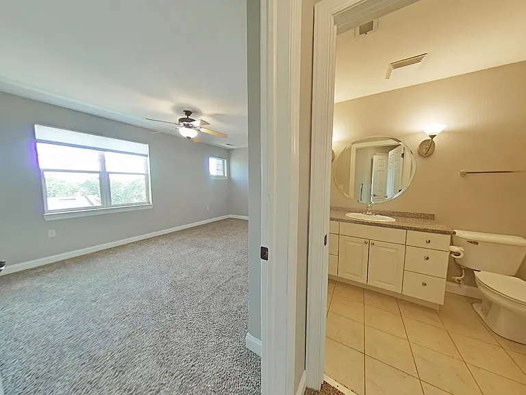 Delafield Lakes Apartments — Photo 84