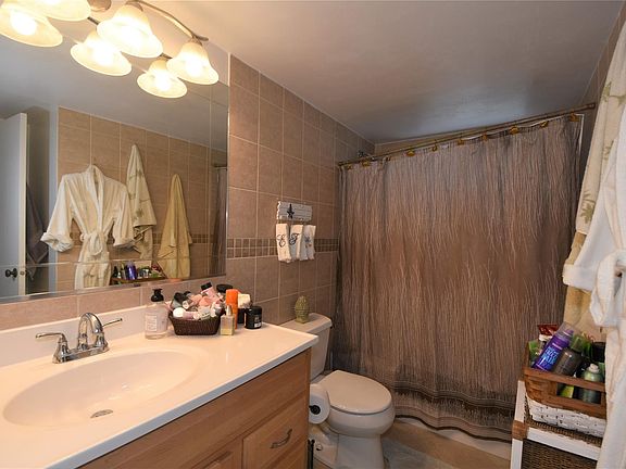 4th image of 1407 NE 56th Street #406