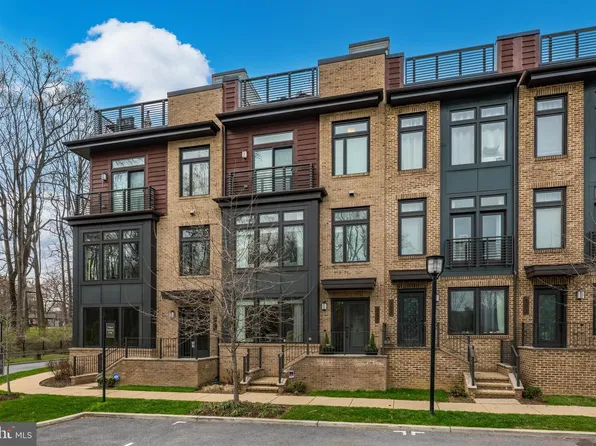 137 Winsome Cir, Bethesda, MD 20814