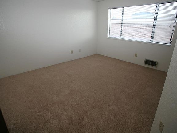 5th image of 22027 6th Ave S #302