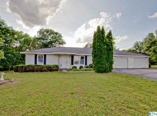 1199 Walker Ln, New Market, AL 35761