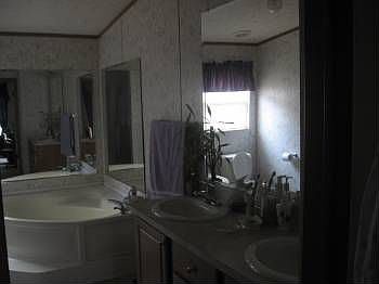 2nd image of 309 E 26th St