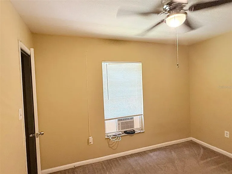 2615 E Curtis St — Photo 22