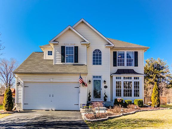 2nd image of 6640 Clarkes Meadow Dr