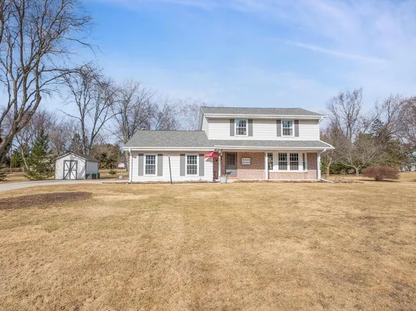 W332N5469 Solveson DRIVE, Nashotah, WI 53058