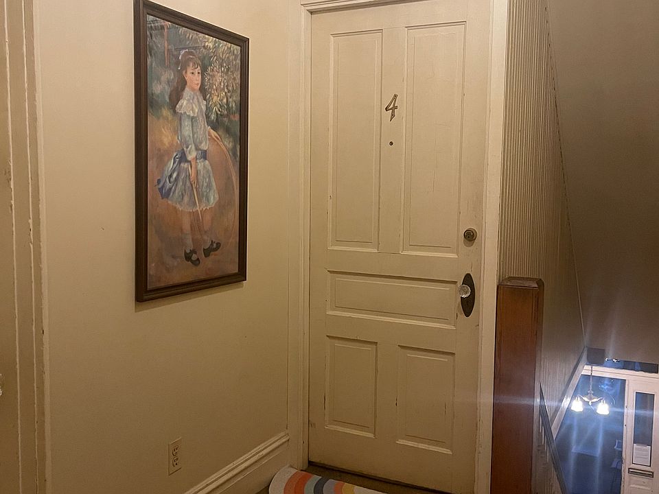 Entrance to apartment from common hallway.