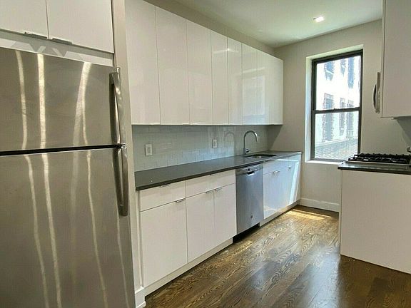 2nd image of 711 Ocean Ave #Aa2