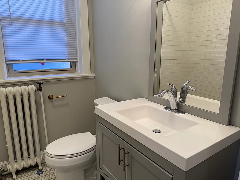 57 1/2 S Summit Ave #2E — Photo 4