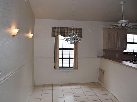 3rd image of 3918 NE 22nd Ln