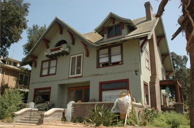 1st image of 325 W Olive Ave