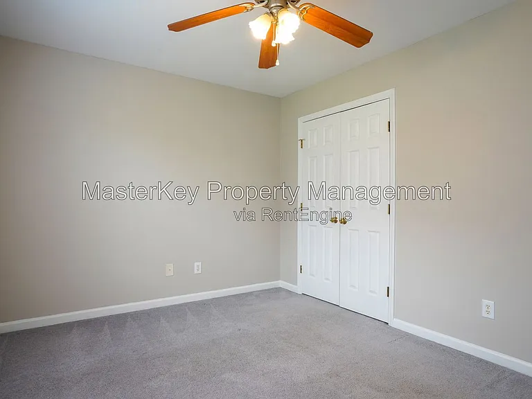 1008 Knighthood Ln — Photo 20