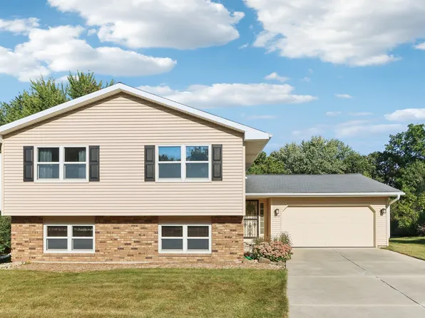 2716 Osmundsen Rd, Fitchburg, WI 53711