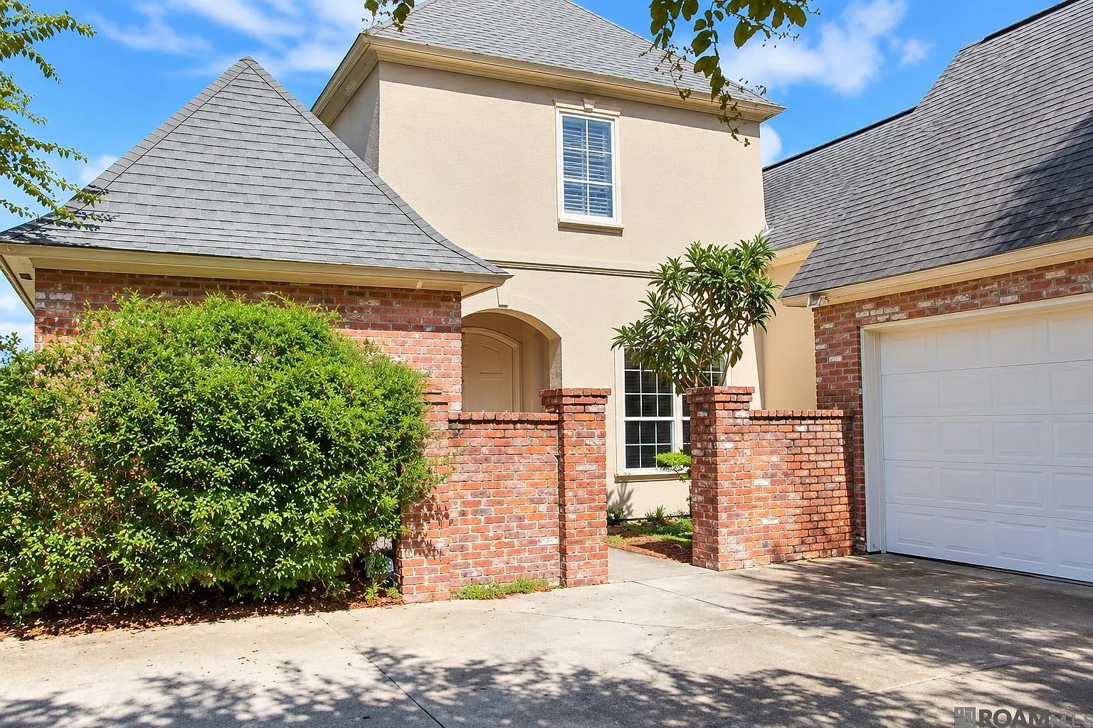 3 bed, 2712 sqft, $2,600 — Photo 2