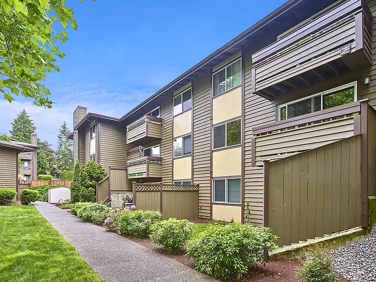 Heritage Grove — Photo 16