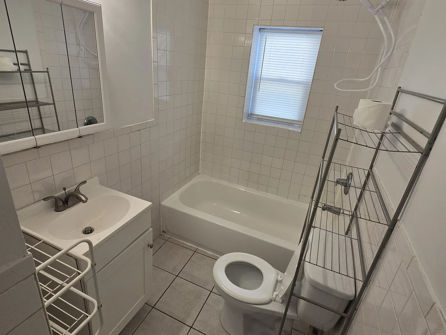 2 bed, 1000 sqft, $1,800 — Photo 2