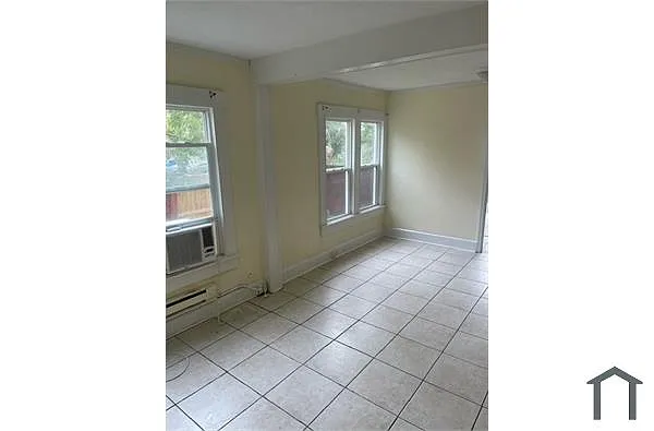 Building Photo - 859 Newton Ave S #2