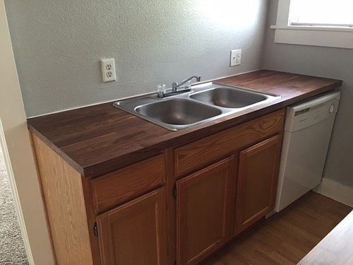 2nd image of 604 N 5th Ave