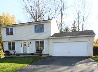 15 Saveria Dr, Hilton, NY 14468