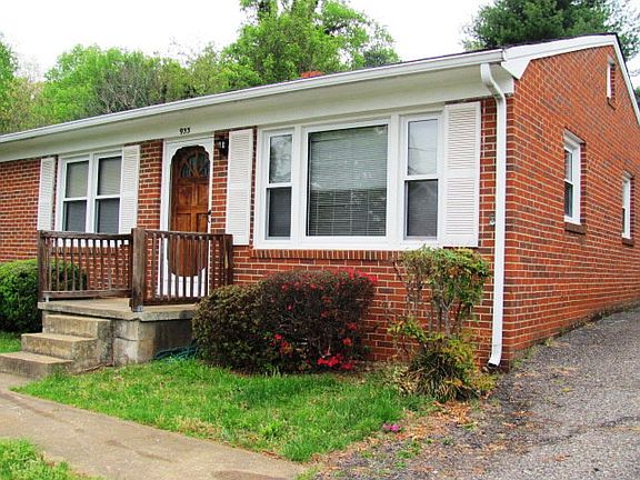 2nd image of 933 Stonewall Ct