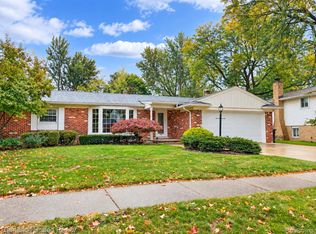 37742 Lancaster St, Livonia, MI 48154