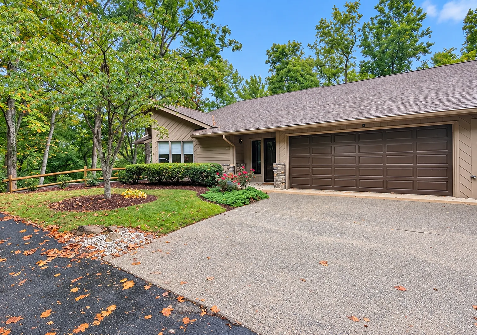 Spacious Townhome In North Asheville! — Photo 3