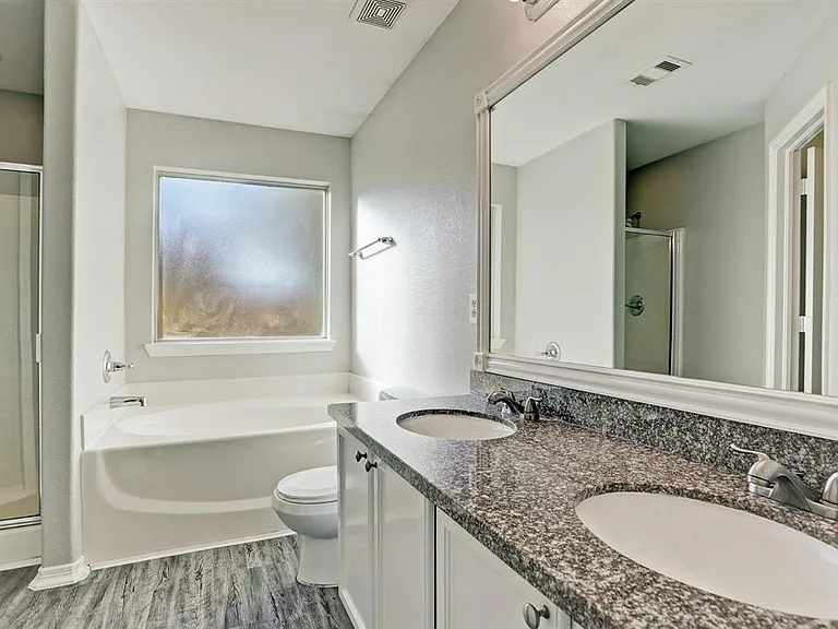 7822 W Red Oak Ln — Photo 6