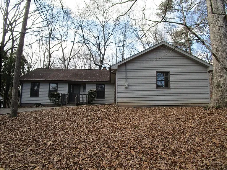 3730 Newport Dr — Photo 4