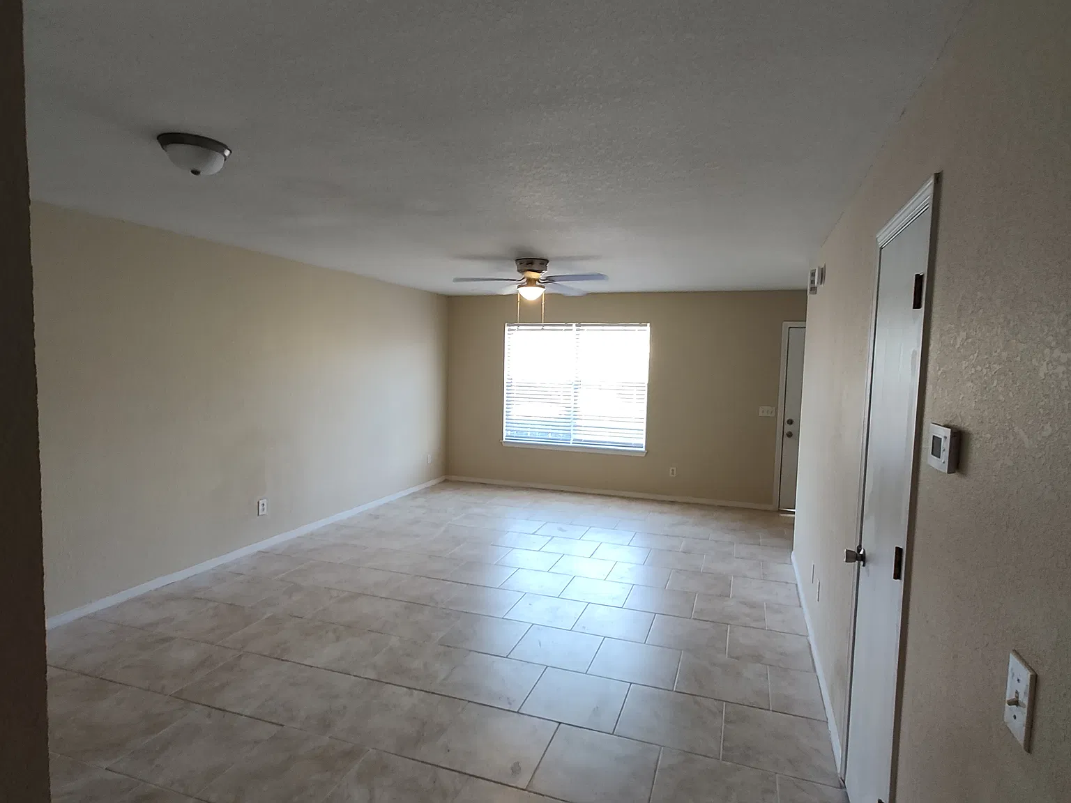 2 bed, 2.5 bath, 1152 sqft, $1,295 — Photo 3