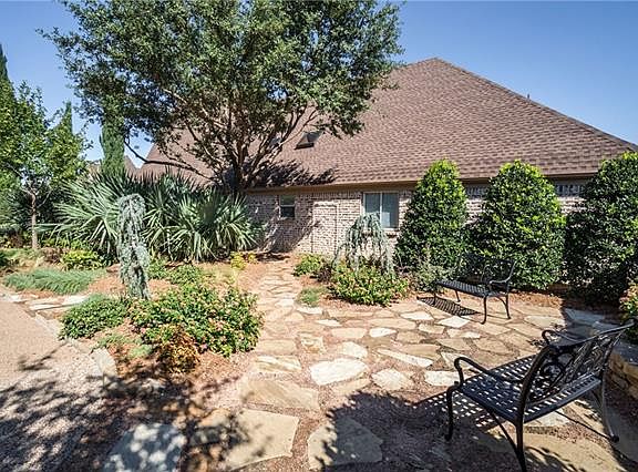 3rd image of 6120 Stapleford Cir